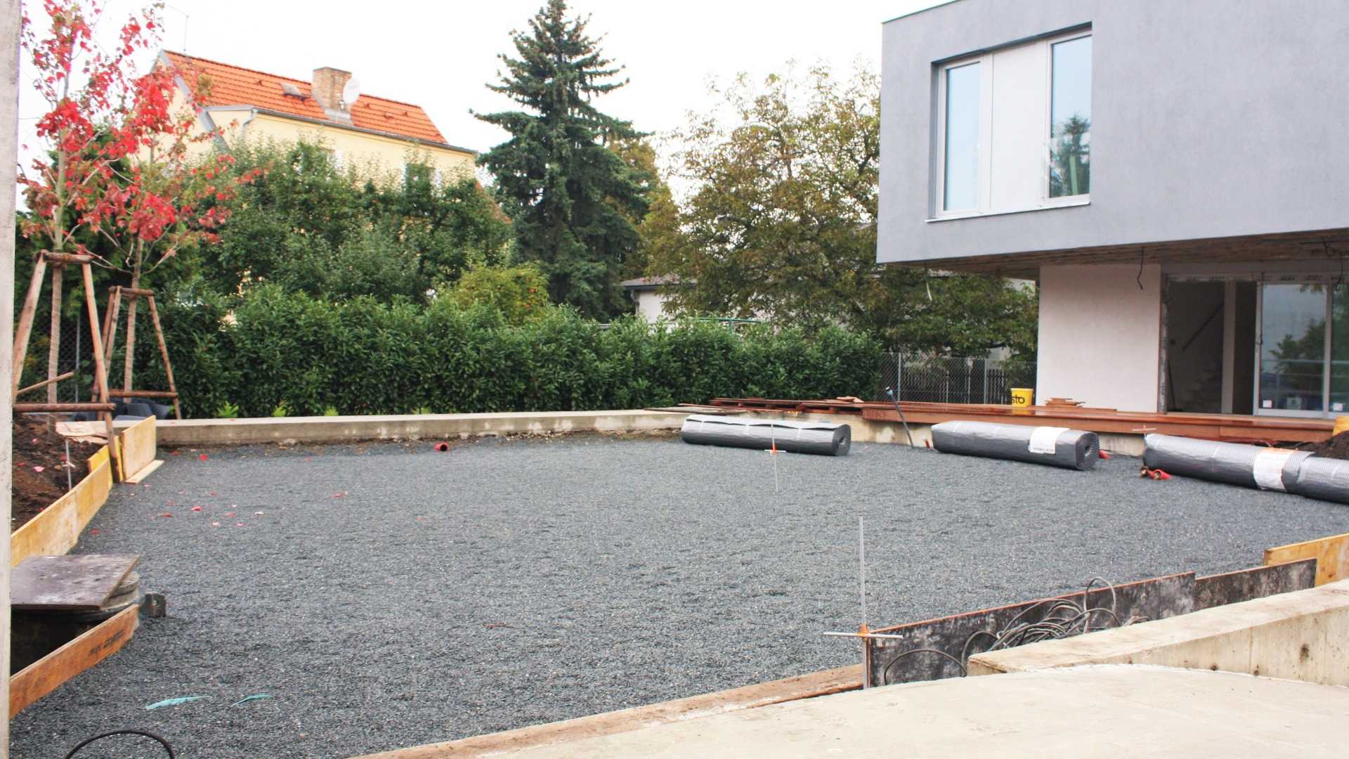 Travnik Zalozeni () Travnik Zalozeni